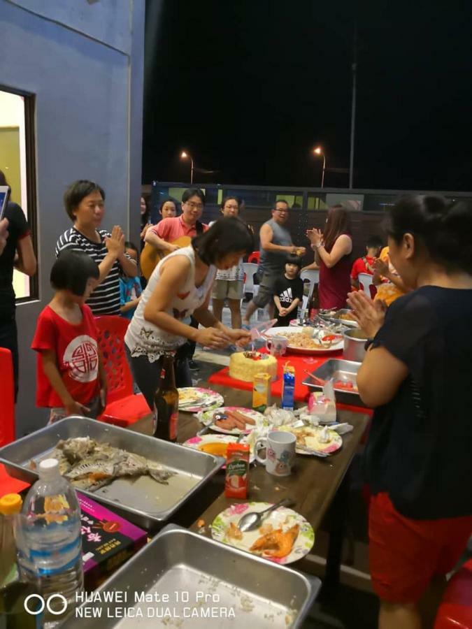 I Love U Bnb 爱乐游民宿 步行5 分钟到码头 เซมปอร์นา ภายนอก รูปภาพ
